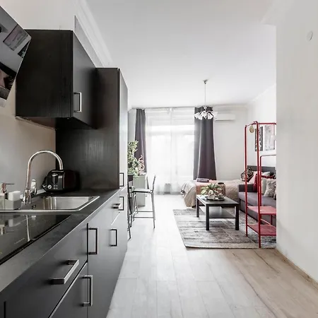 Deluxe Quentin Next To The Synagogue