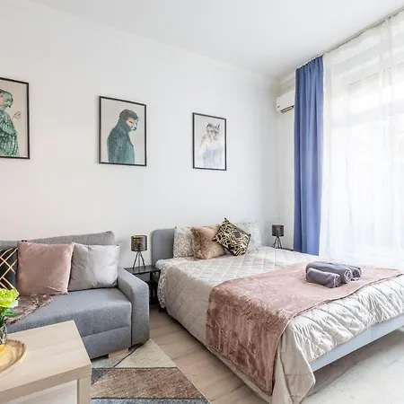 Deluxe Quentin Next To The Synagogue